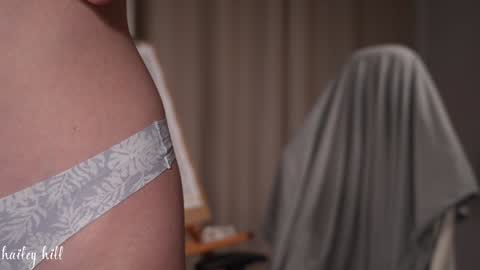 Snapshot of haileyhill chatting on January 27, 1:16 am HaileyHill online show from January 27, 1:16 am