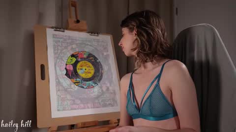 Snapshot of haileyhill chatting on January 13, 1:22 am HaileyHill online show from January 13, 1:22 am