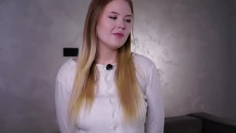 Snapshot of haileylaird chatting on August 2, 11:52 am Gwen online show from August 2, 11:52 am