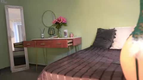 Hailey online show from February 17, 8:19 am