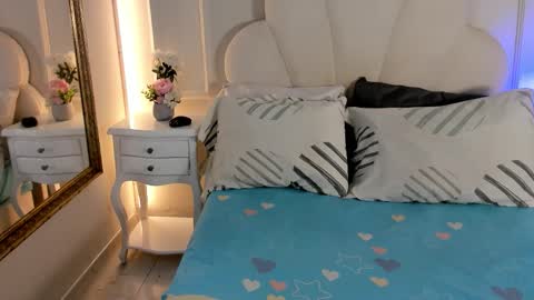 haileysans online show from March 17, 11:35 am