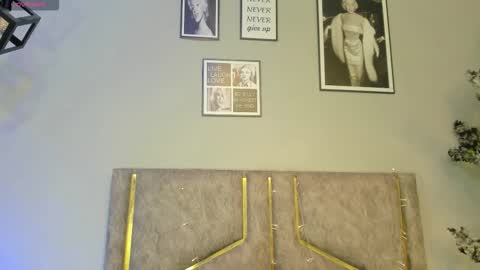 haileystonei online show from February 9, 11:25 am