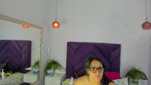 haileystonei online show from July 18, 11:47 am