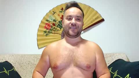 Snapshot of hairy9inches chatting on February 19, 11:50 am Hairy9inches online show from February 19, 11:50 am