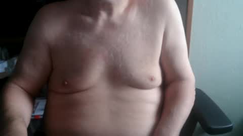 hairyarmpit_lover_1970 online show from April 1, 6:14 am