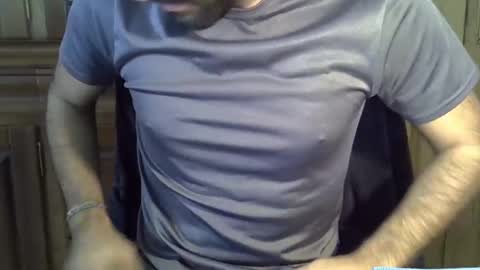 Snapshot of hairydaduncut chatting on December 16, 12:38 pm hairydaduncut online show from December 16, 12:38 pm