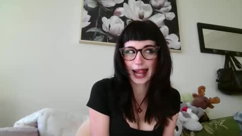 Snapshot of hairyjess chatting on November 1, 11:07 pm Jess online show from November 1, 11:07 pm