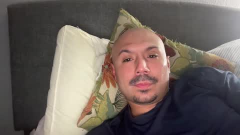 Snapshot of hairyman30000 chatting on December 23, 1:47 am hairyman30000 online show from December 23, 1:47 am