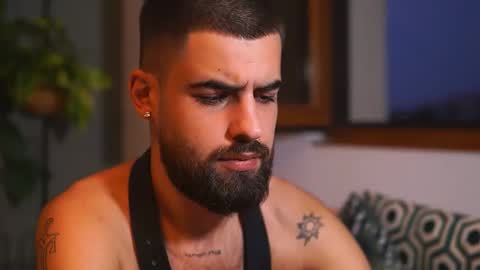 Snapshot of hairyrobxxx chatting on September 10, 3:39 am HairyRobXxX online show from September 10, 3:39 am