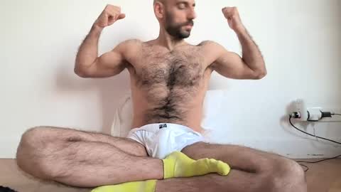 Snapshot of hairysexymanfr chatting on July 21, 5:43 am Hairy sexy man online show from July 21, 5:43 am