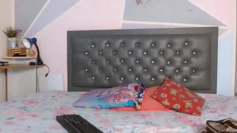 halle_bailey online show from March 27, 9:58 pm
