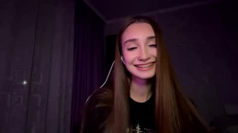 Snapshot of halliemcanaw chatting on November 5, 5:24 pm Holly online show from November 5, 5:24 pm