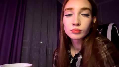 Snapshot of halliemcanaw chatting on November 12, 7:57 pm Holly online show from November 12, 7:57 pm