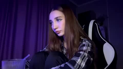 Snapshot of halliemcanaw chatting on November 21, 7:34 pm Holly online show from November 21, 7:34 pm