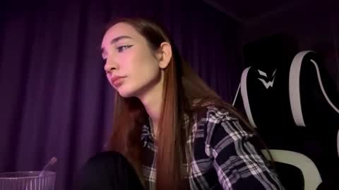 Snapshot of halliemcanaw chatting on November 25, 7:14 pm Holly online show from November 25, 7:14 pm