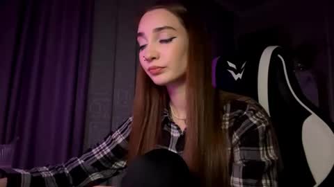 Snapshot of halliemcanaw chatting on November 29, 5:16 pm Holly online show from November 29, 5:16 pm