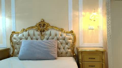 Hallie Stone online show from April 2, 12:03 pm