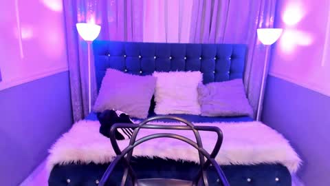 Halls Red online show from January 9, 12:35 am