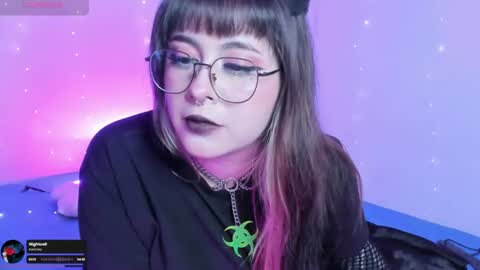 Snapshot of hallucigenia_sparza chatting on July 31, 10:09 pm Hallu online show from July 31, 10:09 pm