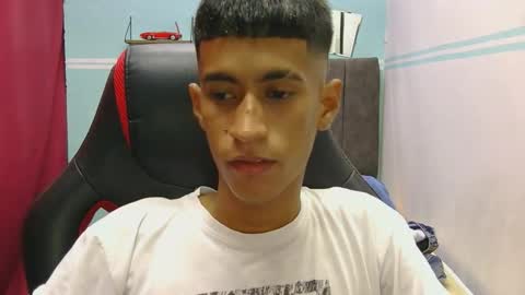 Snapshot of hamcummboy20 chatting on May 11, 1:44 am hamcummboy20 online show from May 11, 1:44 am