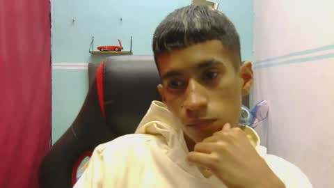 Snapshot of hamcummboy20 chatting on May 19, 6:47 pm hamcummboy20 online show from May 19, 6:47 pm