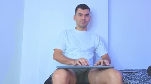 hamiltong12 online show from January 17, 8:45 pm