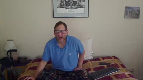 Snapshot of hammerthatthang73 chatting on October 18, 7:36 pm hammerthatthang73 online show from October 18, 7:36 pm