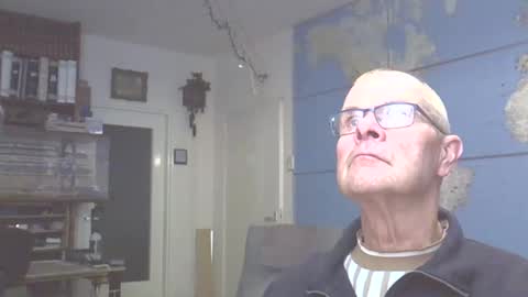 Prefer men 80 online show from March 4, 9:00 pm