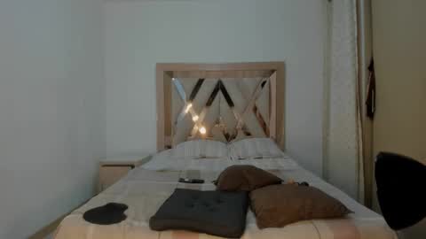 Snapshot of hana_montess chatting on September 19, 2:35 am Hana Montes- online show from September 19, 2:35 am