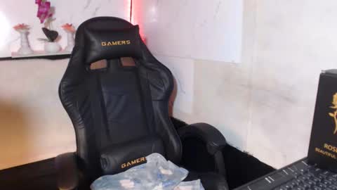 hana_soojin online show from April 2, 6:49 pm