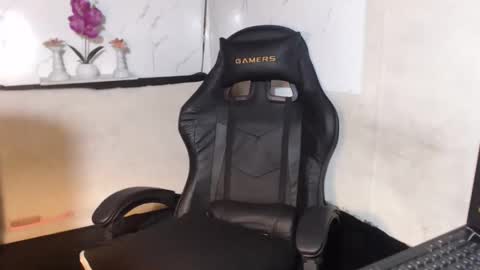 hana_soojin online show from April 4, 5:21 pm