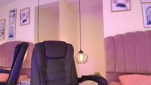 hanabie_ online show from February 4, 3:23 am