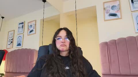 hanabie_ online show from February 22, 3:18 am