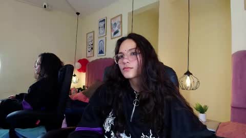 hanabie_ online show from February 27, 3:50 am