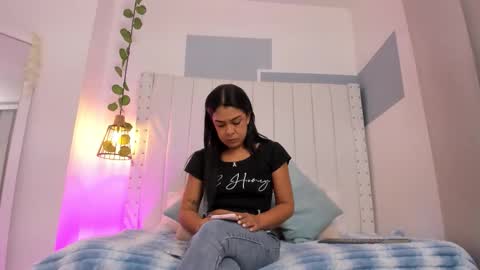 hanah_gray online show from March 26, 11:16 am