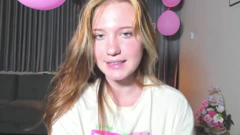 Snapshot of hanahwoods chatting on March 6, 10:47 pm hanahwoods online show from March 6, 10:47 pm