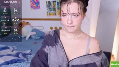 Snapshot of hanahwoods chatting on October 21, 1:28 am hanahwoods online show from October 21, 1:28 am