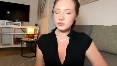 Snapshot of hanahwoods chatting on July 2, 2:56 pm hanahwoods online show from July 2, 2:56 pm