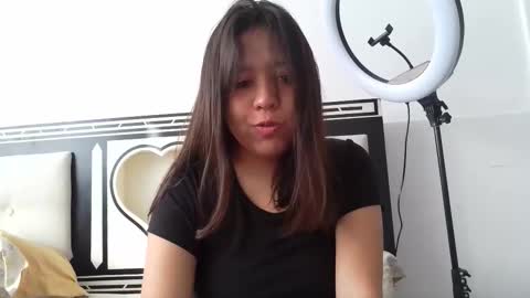 Snapshot of hanaminyaaa chatting on November 15, 9:21 pm saki online show from November 15, 9:21 pm