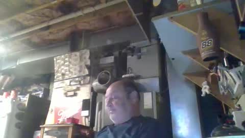 Snapshot of handiemanhere chatting on May 11, 1:55 am naked man online show from May 11, 1:55 am