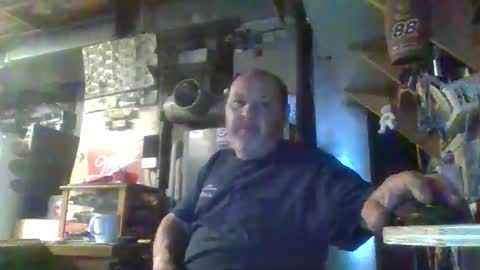 Snapshot of handiemanhere chatting on May 23, 12:09 pm naked man online show from May 23, 12:09 pm