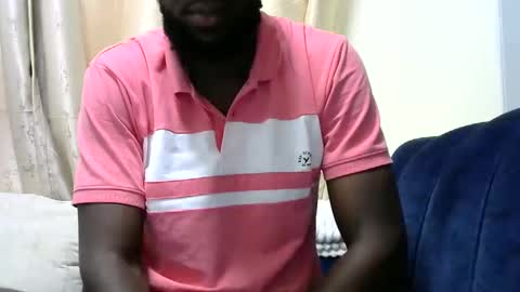 Snapshot of handsome_king30 chatting on December 7, 3:47 am handsome king online show from December 7, 3:47 am