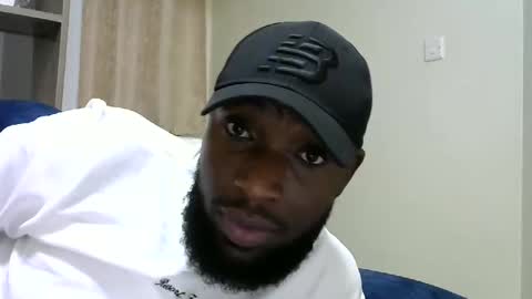 Snapshot of handsome_king30 chatting on December 17, 8:10 pm handsome king online show from December 17, 8:10 pm