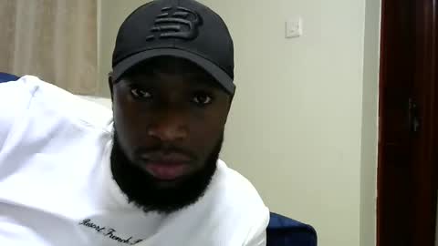 Snapshot of handsome_king30 chatting on December 18, 4:31 am handsome king online show from December 18, 4:31 am