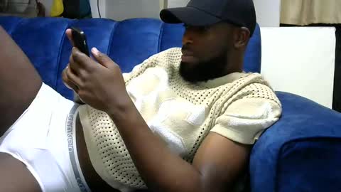 Snapshot of handsome_king30 chatting on January 15, 8:05 pm handsome king online show from January 15, 8:05 pm