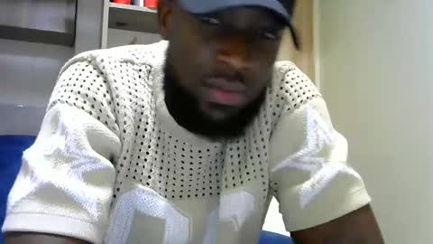 Snapshot of handsome_king30 chatting on January 15, 11:08 pm handsome king online show from January 15, 11:08 pm