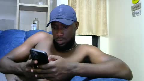 Snapshot of handsome_king30 chatting on February 24, 6:26 pm handsome king online show from February 24, 6:26 pm