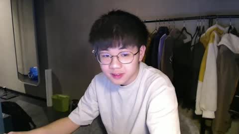 handsome_mannn online show from December 19, 9:49 pm