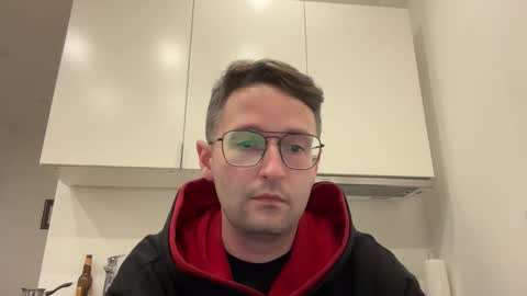 Snapshot of handsome_sasha chatting on November 6, 4:19 pm Sasha online show from November 6, 4:19 pm