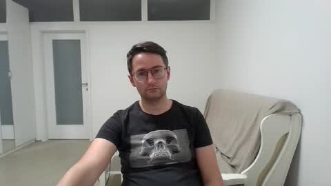 Snapshot of handsome_sasha chatting on November 29, 4:32 pm Sasha online show from November 29, 4:32 pm